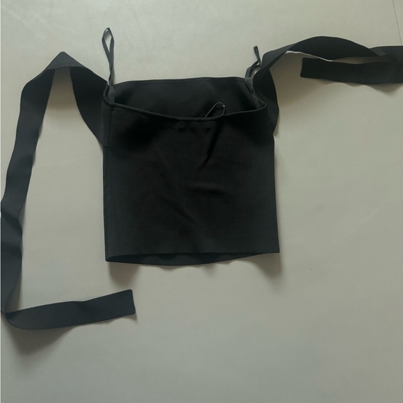 Alice and Olivia Alice and Olivia Black Cross Tank - Picture 2 of 3